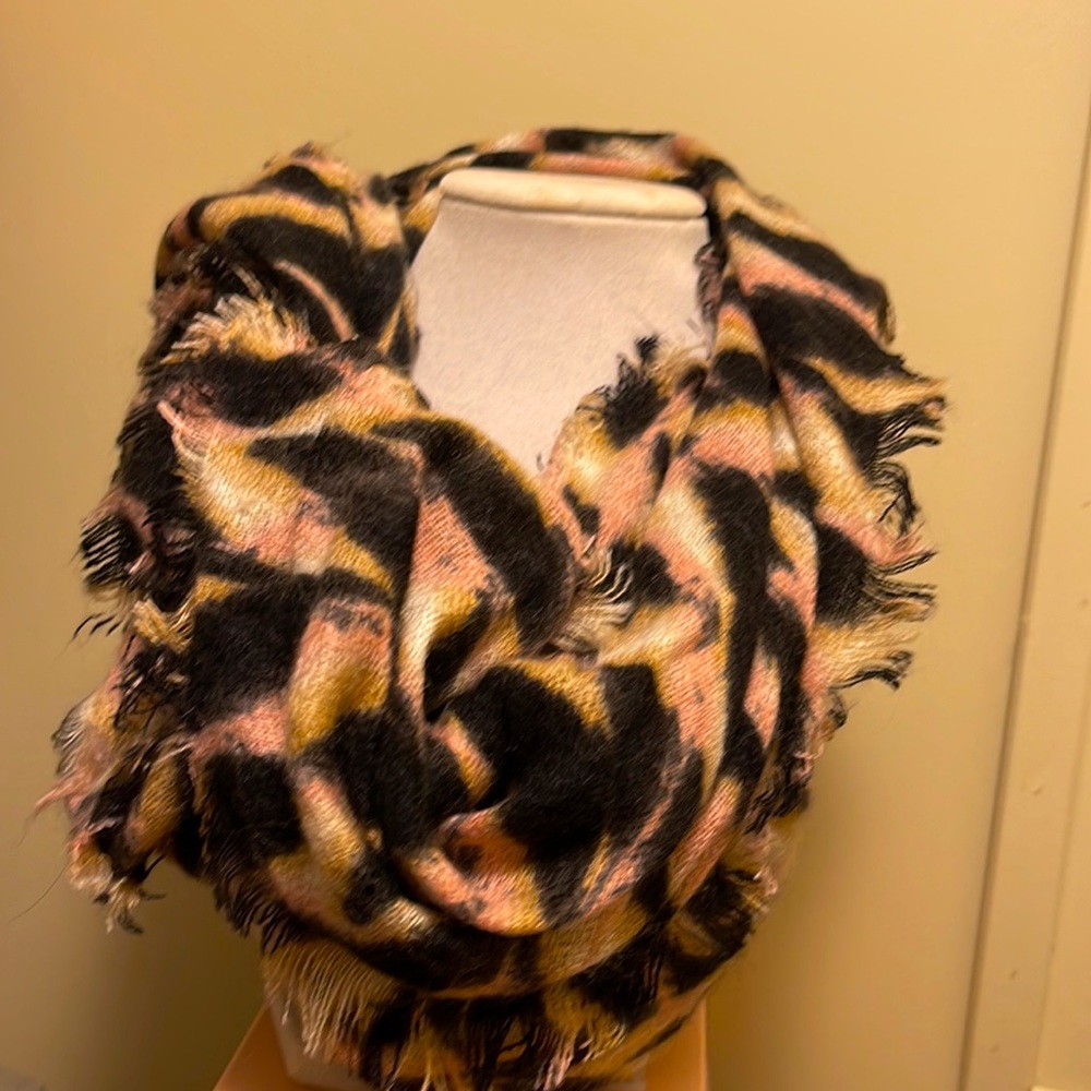 Cato Fashions Patterned Scarf 🧣